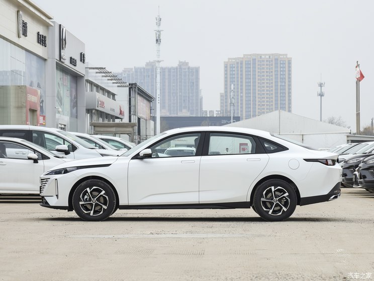 长安汽车 逸动 2024款 1.5T GDI自动 畅享版 长安汽车 逸动 2024款 1.5T GDI自动 畅享版