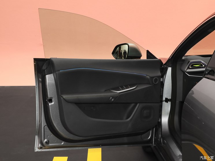 北汽新能源 极狐 阿尔法S5 2024款 双电机 390kW 北汽新能源 极狐 阿尔法S5 2024款 双电机 390kW