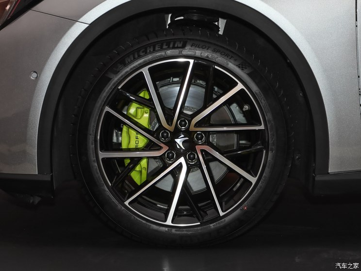 北汽新能源 极狐 阿尔法S5 2024款 双电机 390kW 北汽新能源 极狐 阿尔法S5 2024款 双电机 390kW