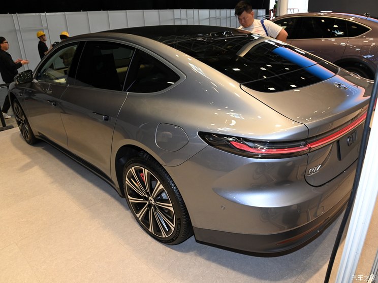 蔚来 蔚来ET7 2024款 100kWh 行政版 蔚来 蔚来ET7 2024款 100kWh 行政版