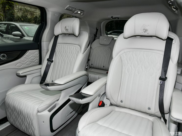 东风风行 星海V9 2023款 PHEV 200km 尊享型 东风风行 星海V9 2023款 PHEV 200km 尊享型