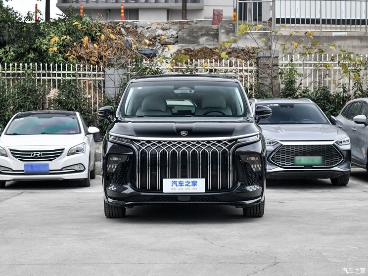 东风风行 星海V9 2023款 PHEV 200km 尊享型 东风风行 星海V9 2023款 PHEV 200km 尊享型