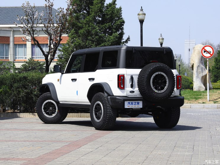 江铃福特 福特烈马 2024款 2.3T 荒地 江铃福特 福特烈马 2024款 2.3T 荒地