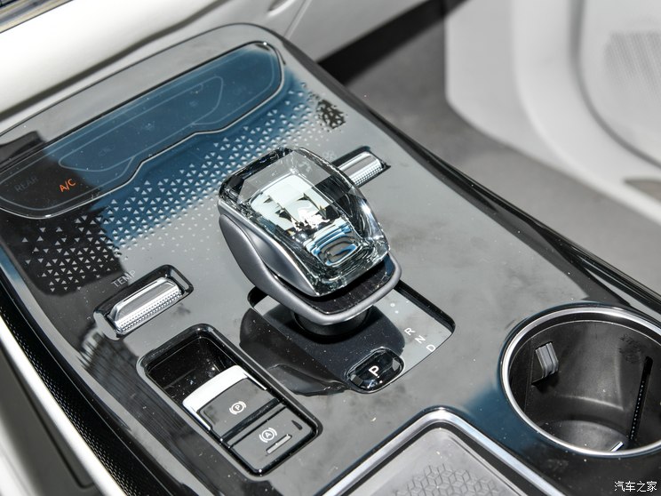 东风风行 星海V9 2024款 PHEV 200km 尊享型 东风风行 星海V9 2024款 PHEV 200km 尊享型