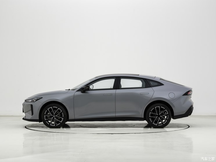 长安汽车 长安UNI-V 智电iDD 2024款 蓝鲸智电iDD 136km 智尊型 长安汽车 长安UNI-V 智电iDD 2024款 蓝鲸智电iDD 136km 智尊型