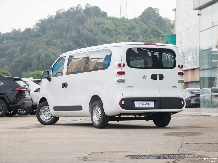 上汽大通 大拿V1 2024款 V1 短轴低顶 多功能版(51kWh) 上汽大通 大拿V1 2024款 V1 短轴低顶 多功能版(51kWh)