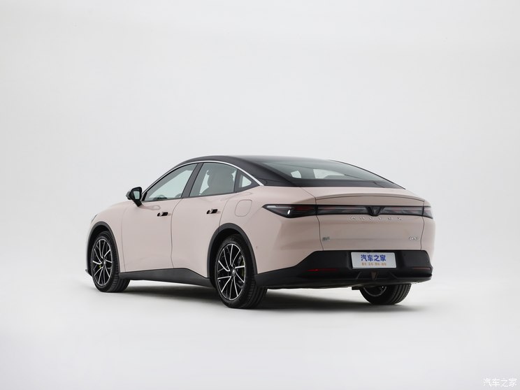 北汽新能源 极狐 阿尔法S5 2024款 单电机 185kW 北汽新能源 极狐 阿尔法S5 2024款 单电机 185kW