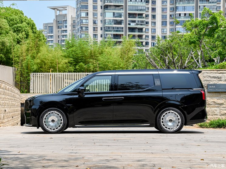 极氪 极氪009 2024款 光辉版 极氪 极氪009 2024款 光辉版