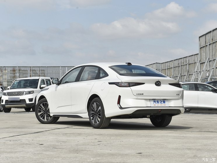 长安启源 长安启源A05 2023款 158kW 低配版 长安启源 长安启源A05 2023款 158kW 低配版